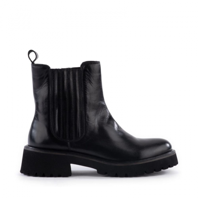 Seychelles | For Women | Cashew Boot-Black Smooth Leather